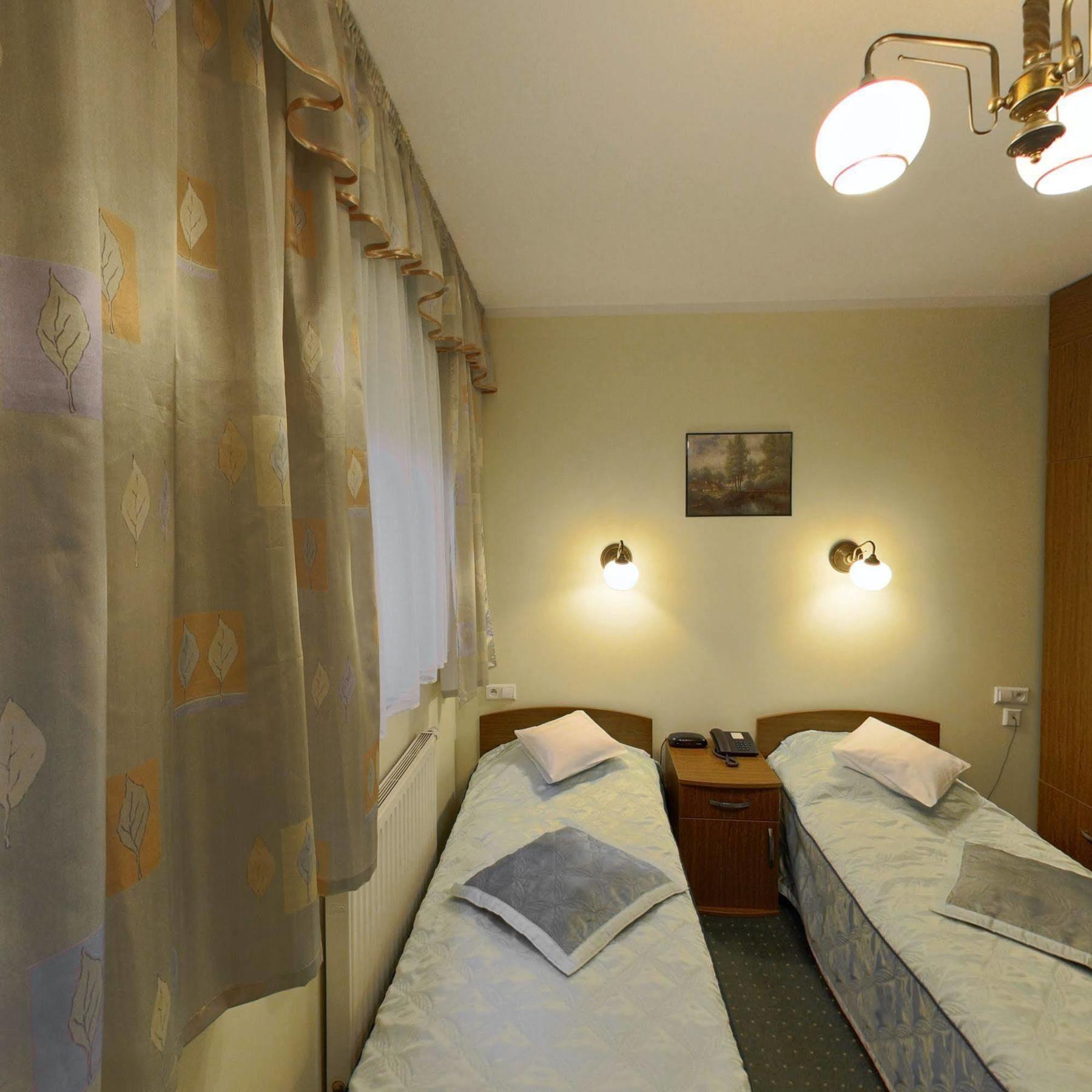 Hotel Restauracja Podzamcze Szczecin Exteriör bild