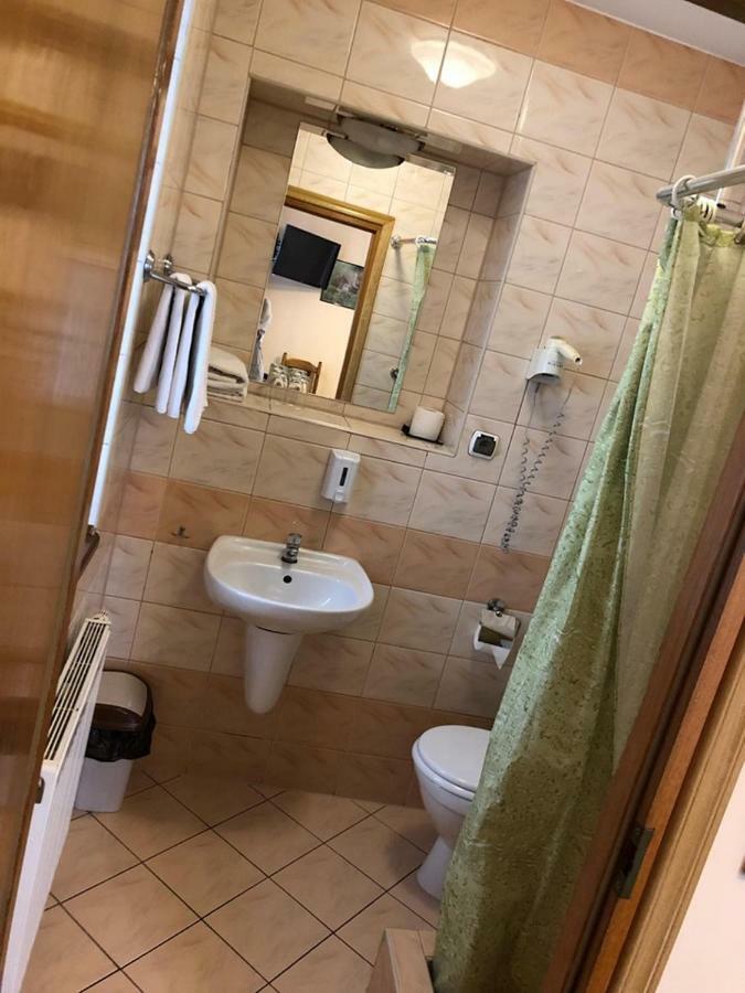 Hotel Restauracja Podzamcze Szczecin Exteriör bild