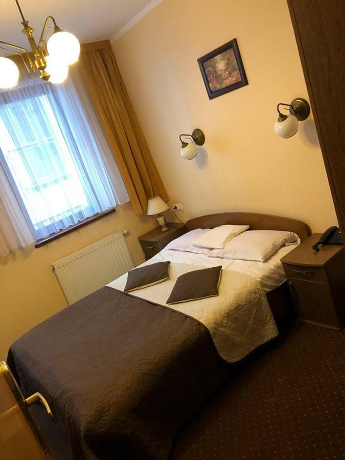 Hotel Restauracja Podzamcze Szczecin Exteriör bild